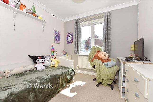 5, Green Close, Dover photo 3