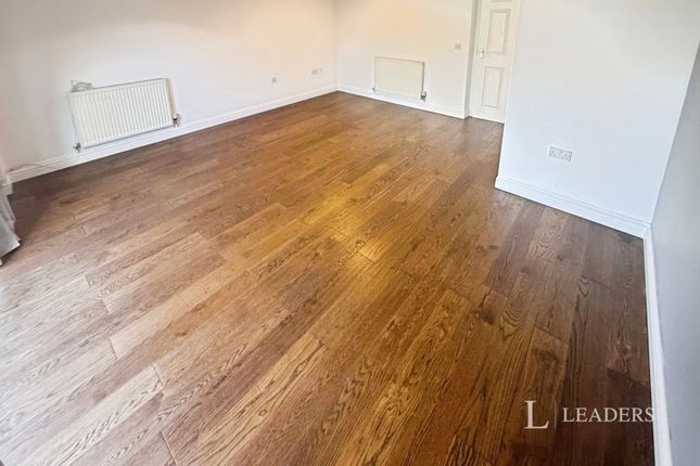 8, Coltsfoot Drive, Bourne photo 4