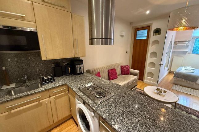 Flat1, 41, The Grove, London photo 3