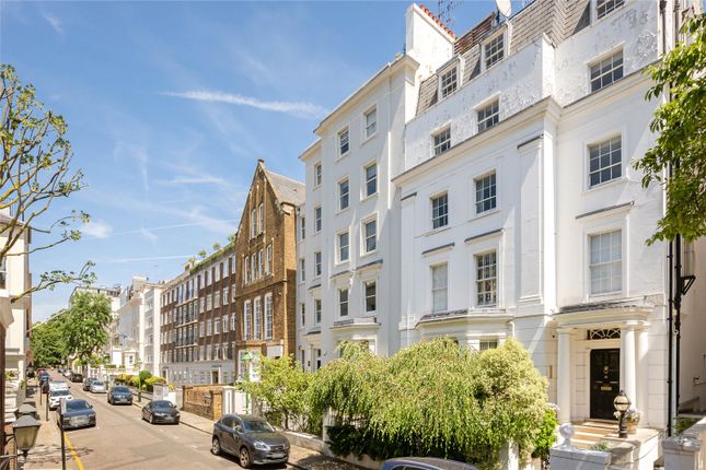 Flat 1, 19, Hyde Park Gate, London photo 2