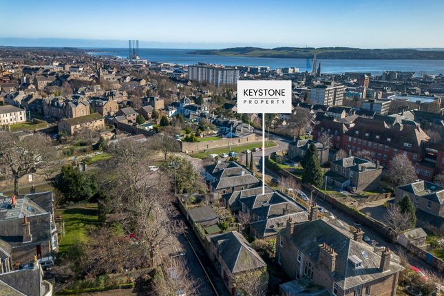 2 Panmure Terrace, Dundee photo 2