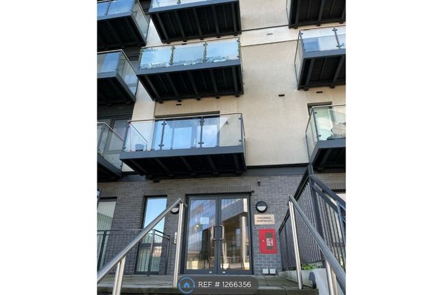 Flat, Panorama Apartments Harefield Road, Uxbridge photo 2
