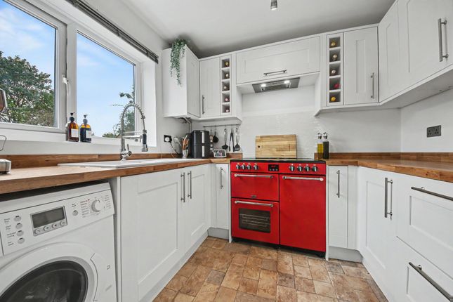 37 Chase Farm Close, Southampton photo 2
