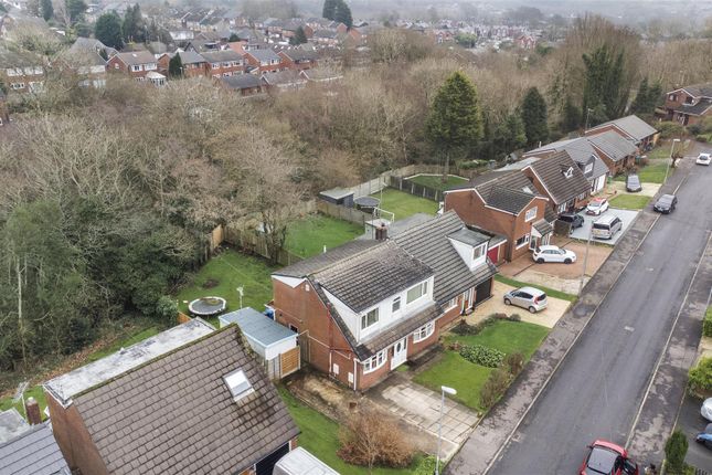 7, Stonehill Drive, Rochdale photo 3
