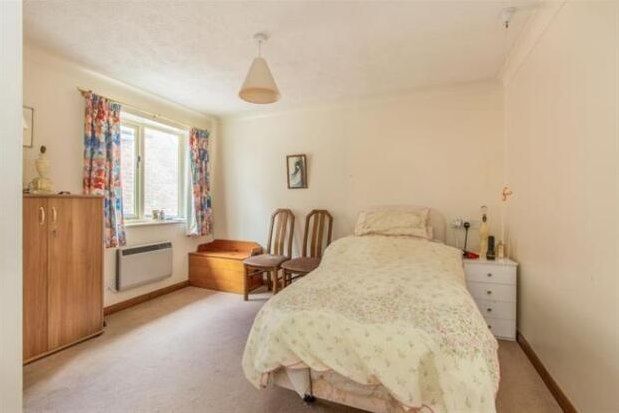 Flat to rent in Russell Court, Midhurst