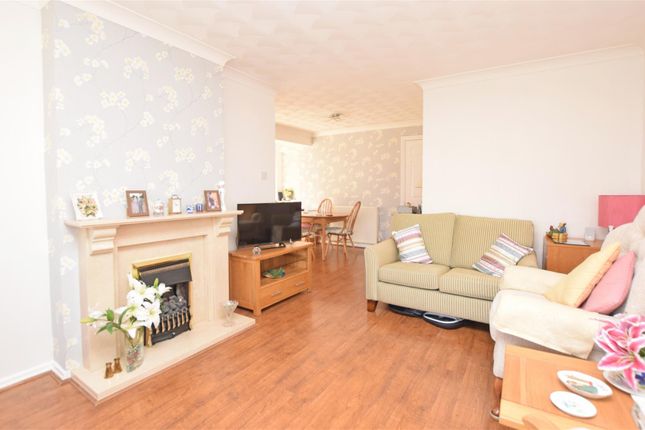 11, Plas Y Bryn, Abergele photo 3