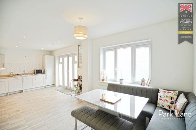 4, Bluebell Walk, Bishops Stortford photo 4