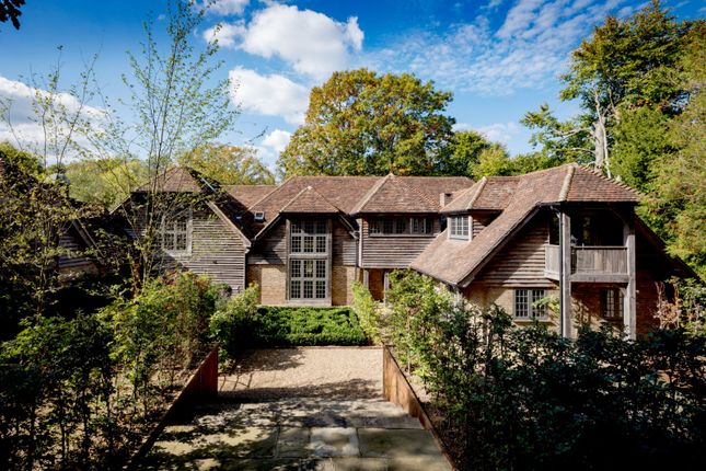 Pinewood,, Balfour Gardens, Forest Row photo 2