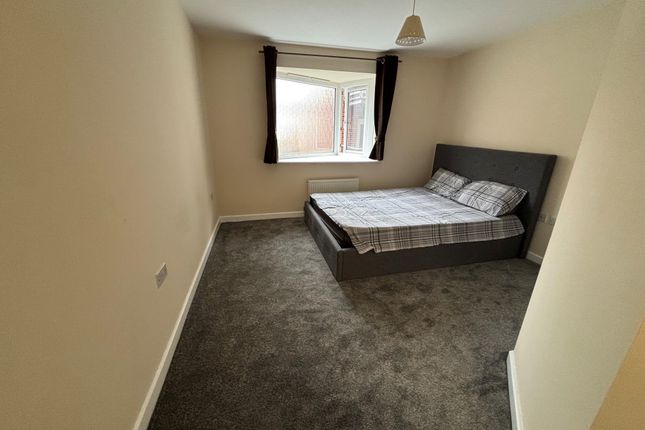 Spectre Court, HATFIELD photo 4