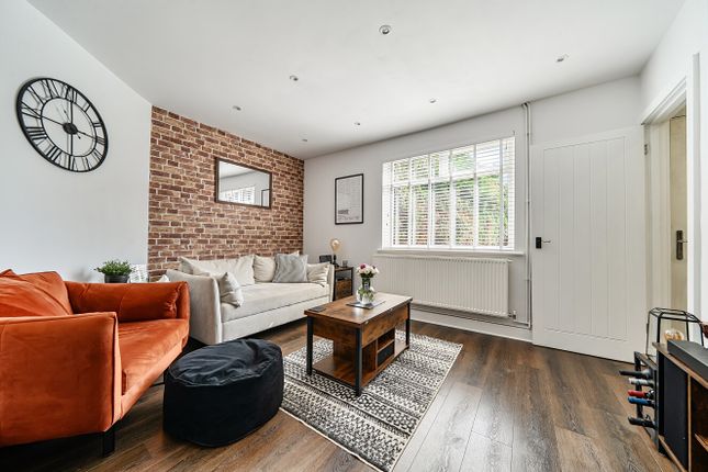 26, King George Avenue, West Sussex photo 2