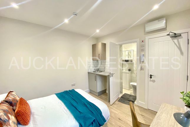 Flat 1, 70, Oakmere Avenue, Potters Bar photo 2