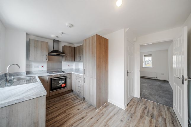 5, Spen Beck View, Bradford photo 4