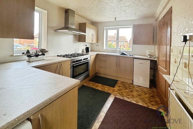 72, Salisbury Drive, Swadlincote photo 2