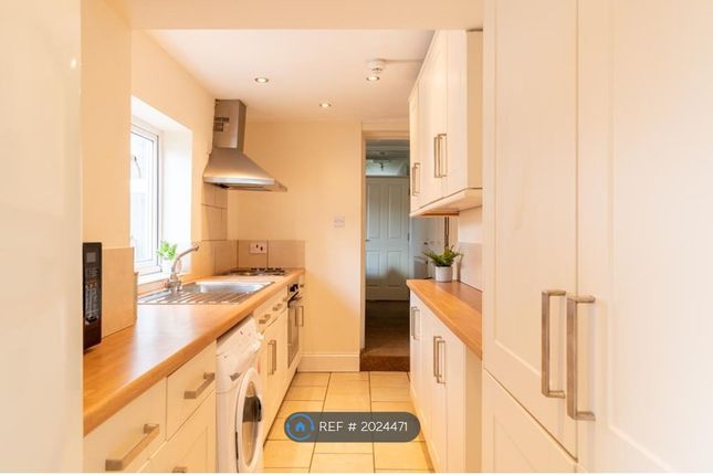 Terraced house to rent in St. Pauls Parade, Cheltenham