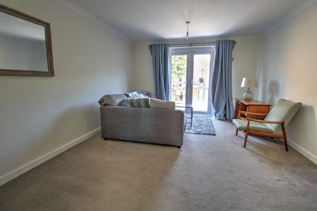25, Nightingale Close, Stowmarket photo 4
