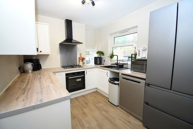 37 Shakespeare Crescent, Manchester photo 4