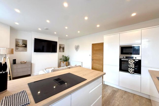 8A,, Shrewsbury Road, Wirral photo 5