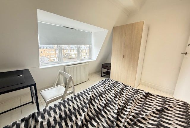 Blackstock Road, Finsbury Park photo 5