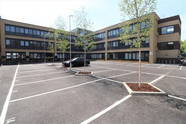 Thumbnail Flat to rent in Pinnacle House, Kings Langley