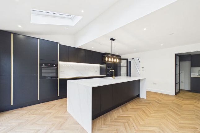 The Redding, Heathfield Road, HITCHIN photo 3