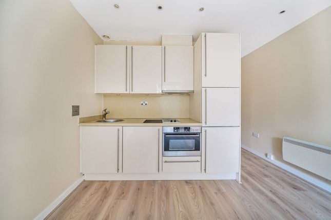 478 Bromyard House,, Bromyard Avenue, London photo 4