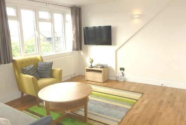 12 Worple Court, Worple Road, Wimbledon photo 2
