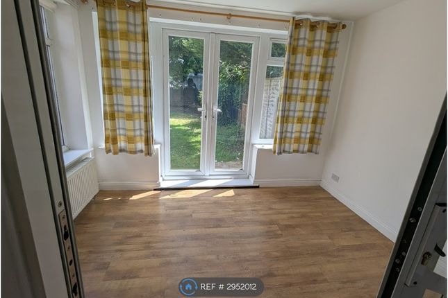 Hardfield Road, Middleton, Manchester photo 3