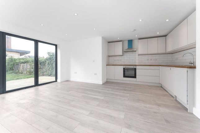 9A,, Myrtle Road, Sutton photo 2
