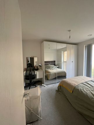 Thumbnail Room to rent in Moorhen Drive, London