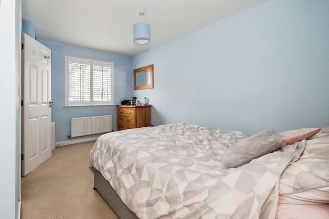 Flat for sale in 19 Winter Close, Epsom