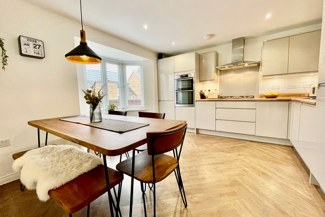10, Darwin Drive, Biggleswade photo 3