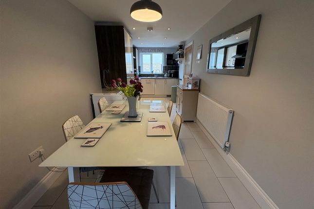 5, Soaper Court, Bradford photo 3