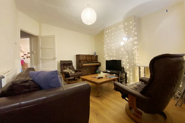 4-bed terraced on 15, Wyeverne Road, Cardiff, £2,240/mo