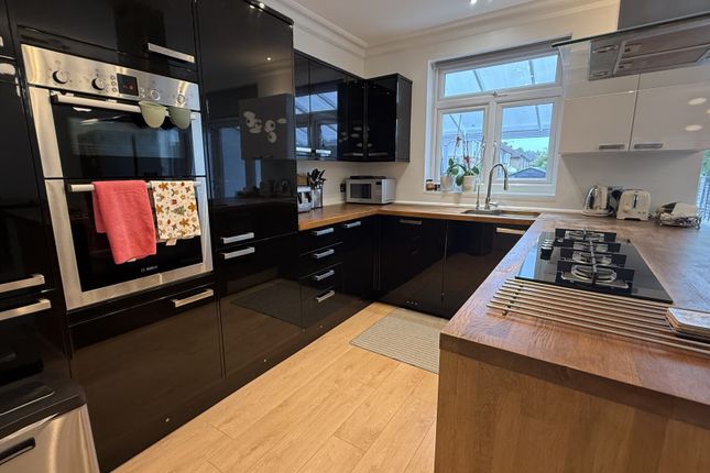 65, Valley Hill, Loughton photo 4