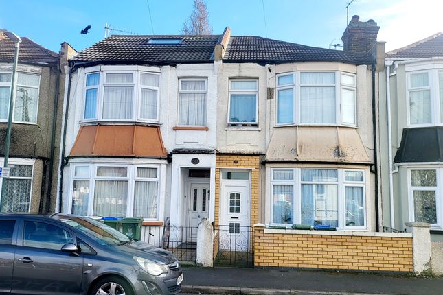 Terraced house for sale in Willow Road, Erith, Kent