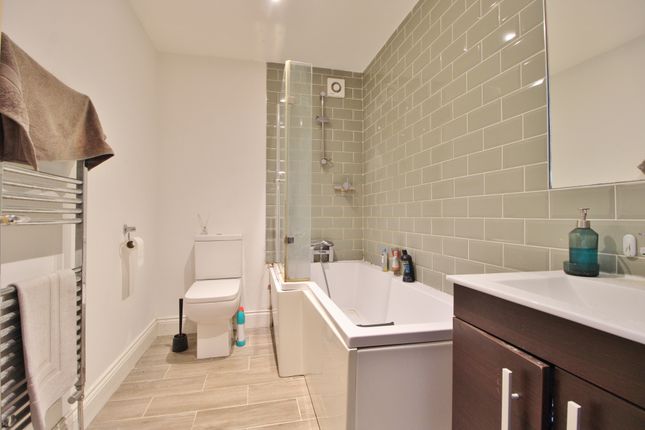 5 Jade Apartments, Eastern Villas Road, Southsea photo 4