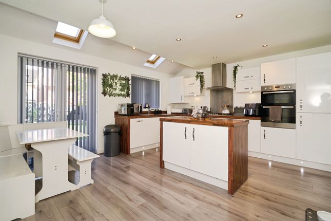 35, Kingsbrook Chase, Rotherham photo 2