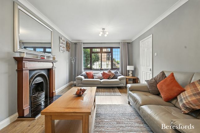 31, Paget Drive, Essex photo 2