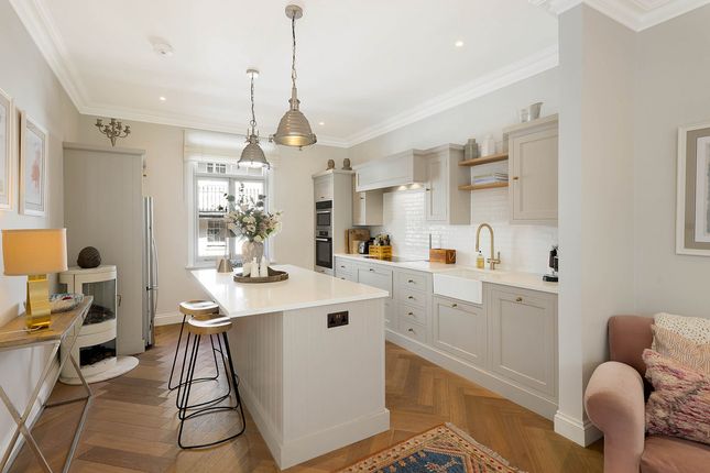14, Bourdon Street, London photo 4