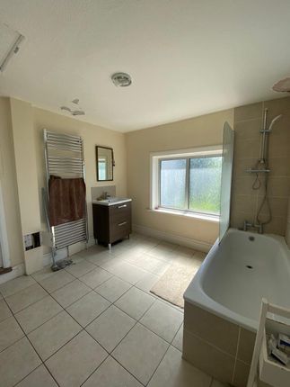 39, Plough Lane, Purley photo 4