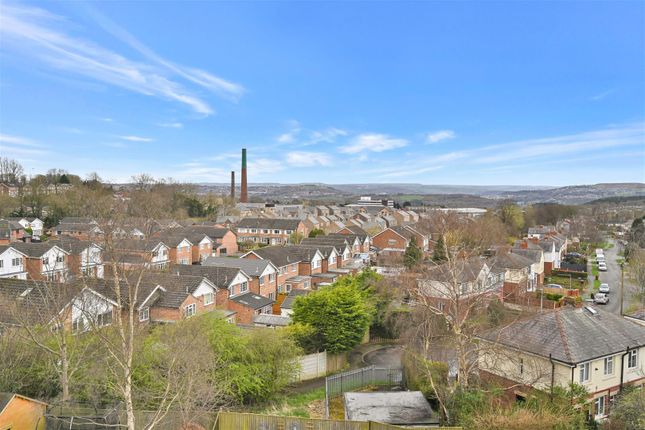 Town house for sale in Rufford Avenue, Yeadon, Leeds, West Yorkshire