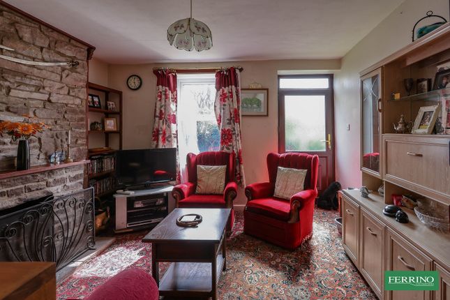 2 Oak Sloggers, Large Garden & Woodland Access, Lydney photo 3
