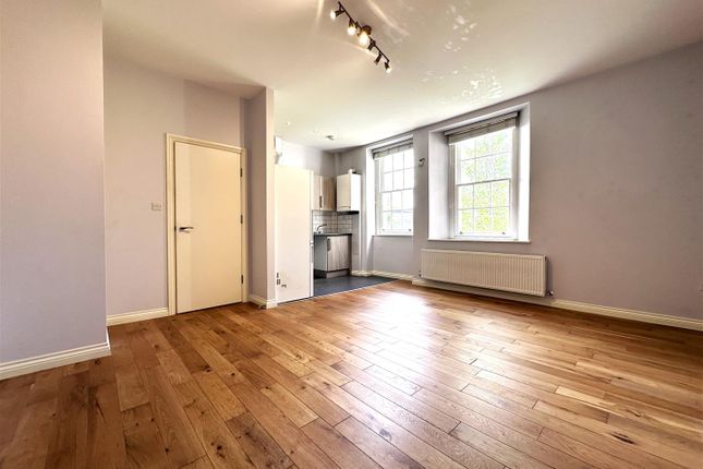 Flat to rent in High Street, Keynsham, Bristol