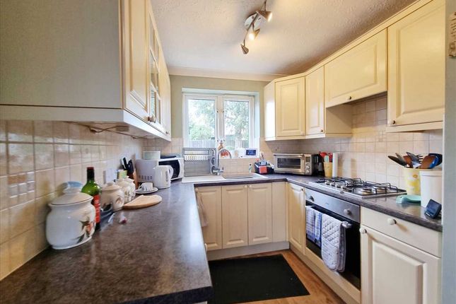 1, Houlden Way, Heckington photo 4