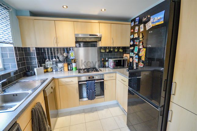 119, Deepwell Avenue, Sheffield photo 2