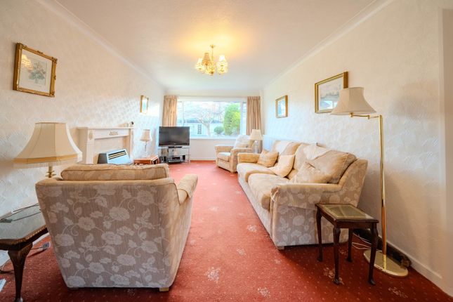 61, Rockwood Crescent, Pudsey photo 2