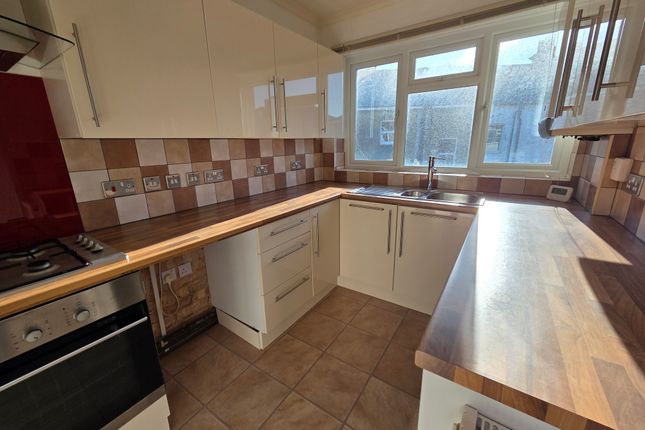 3, West Terrace, Eastbourne photo 3