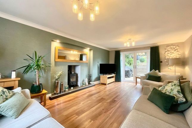 26 Rowley Hall Drive, Stafford photo 2