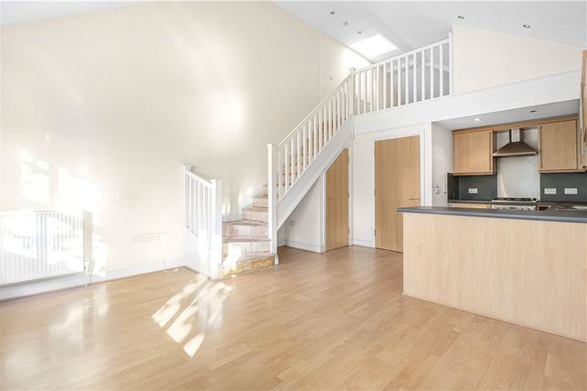 Flat for sale in Baylis Mews, Twickenham