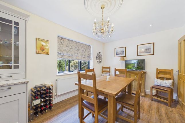 1 'Oak Tree Cottage', Tadorne Road, Tadworth photo 4